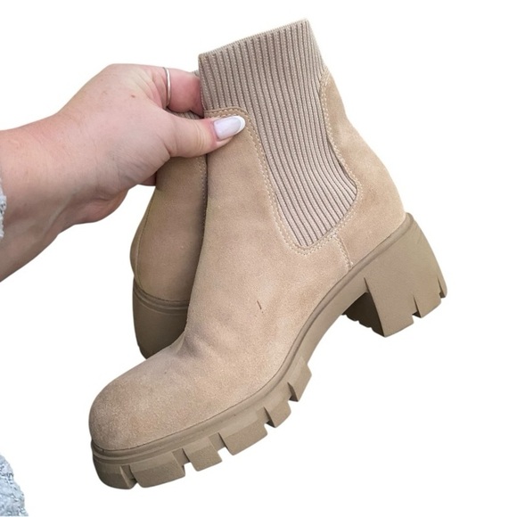Steve Madden Hutch Sand Suede Lug Chelsea Boots I Size: 10 - Picture 2 of 9